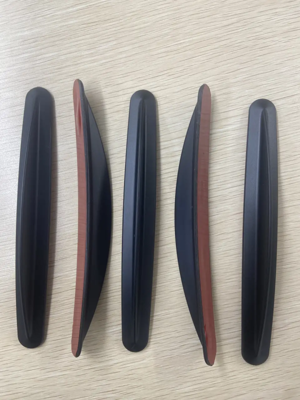 Ручка самоклеящаяся для морозильного сундука (витрины) с гнутым стеклом