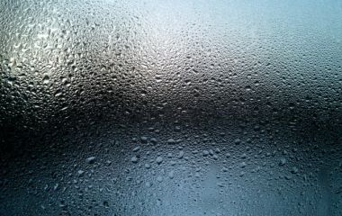 Чому кондиціонер знижує вологість повітря?