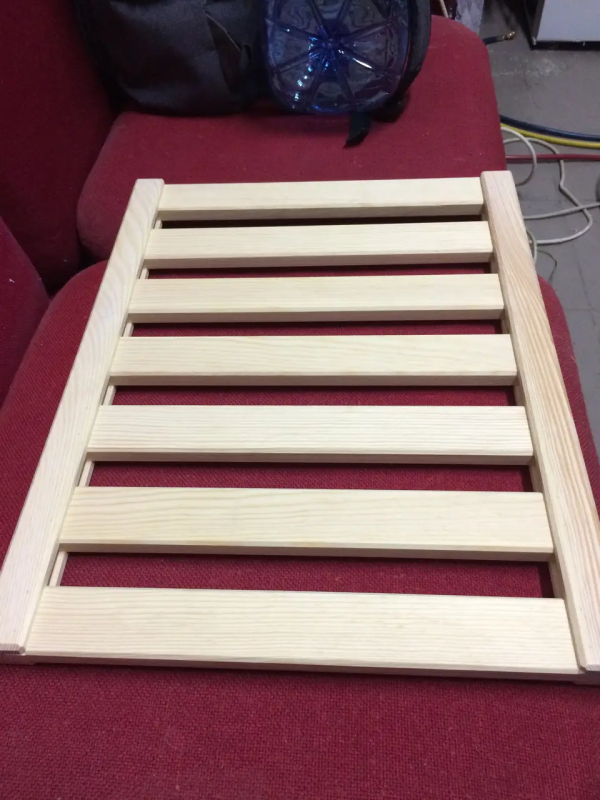 Винна полиця (дерев'яна)