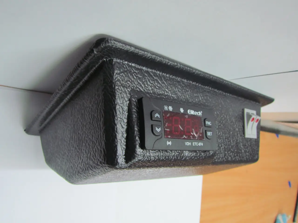 Корпус накладний під контролер для холодильної вітрини